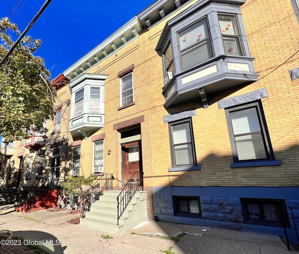 104 Dove St Unit ( 2), Albany, NY 12210 Room for Rent in Albany, NY