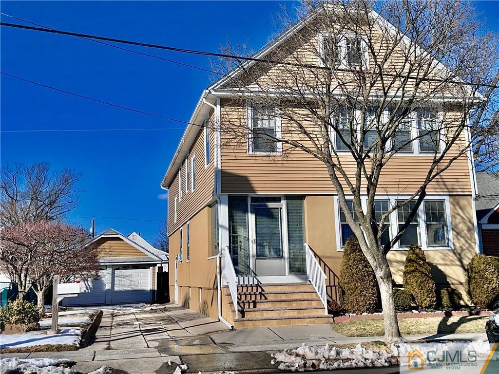 560 Spruce Ave Unit 1st/b, Garwood, NJ 07027 Room for Rent in Garwood