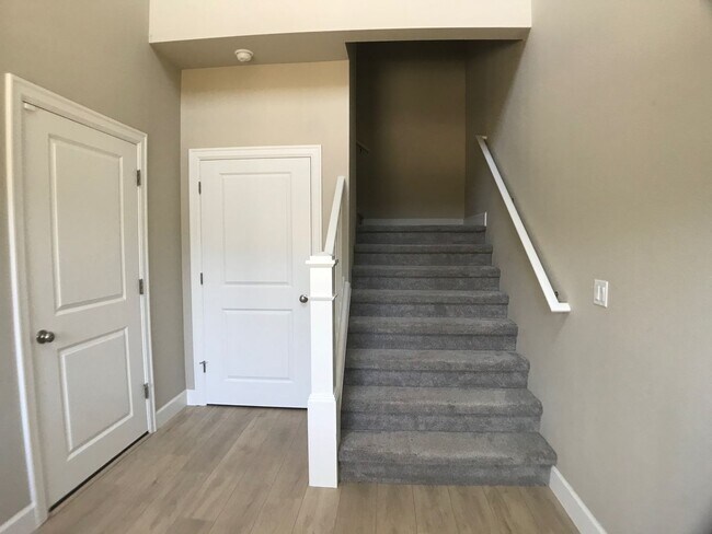 Building Photo - Luxury finishes throughout the home - 3 Be...