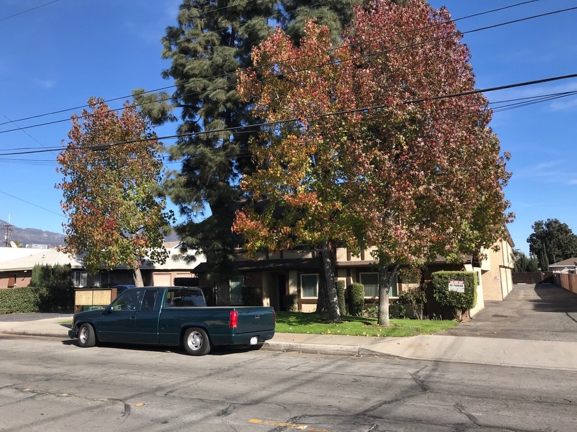Primary Photo - 1846 6th Ave