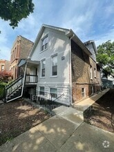 Building Photo - 827 N Francisco Ave
