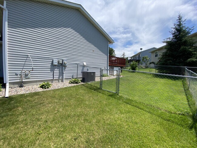 Foto del edificio - 4936 Valley Dr NW