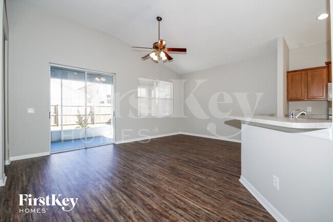 Foto del edificio - 8719 Sandy Plains Dr