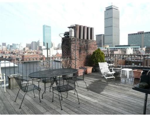 Building Photo - 407 Marlborough St