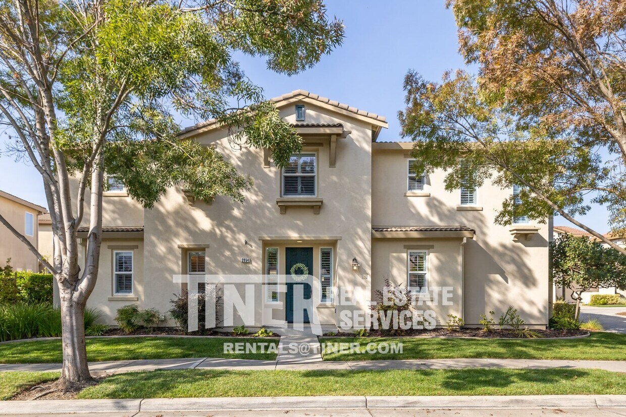 Primary Photo - Stunning West Sacramento Home minutes from...