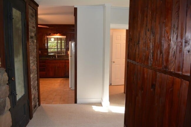 Foto del edificio - 1491 Emory Rd NE
