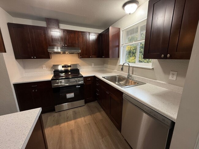 Foto del edificio - BRAND NEW 5 bed House in Tacoma School Dis...