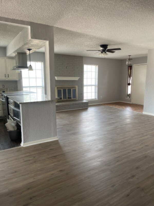 Foto principal - 2002 Valleywood Dr