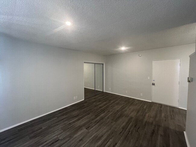 Interior Photo - 1275 Federal Ave