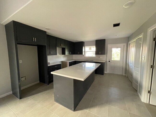 Foto del edificio - 5521 Conroe St