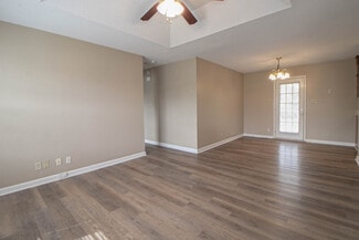 Building Photo - 581 Oakmont Dr