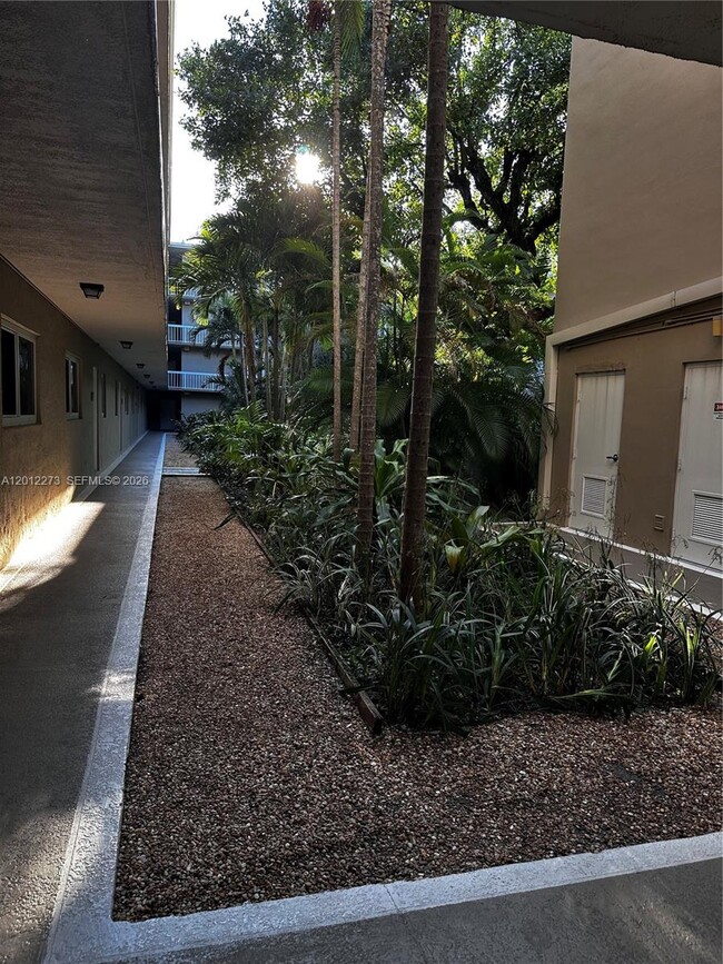 Building Photo - 7705 Camino Real