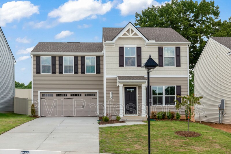 Foto principal - 2368 Brokeshire Dr