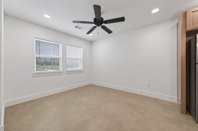 Foto del edificio - Brand-New Duplex Living in the Heart of Greenville – Modern Finishes & Private Driveways