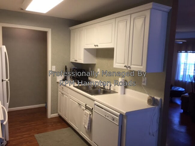 Building Photo - 2543 Old Greenbrier Rd