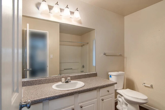 Building Photo - 7405 Charmant Dr