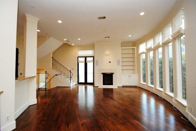 Foto del edificio - 302 Calle Sevilla Pl