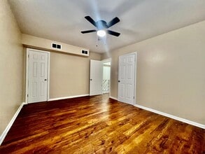 Building Photo - 1207 Milam St