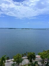 Building Photo - 1420 Brickell Bay Dr