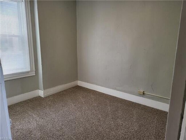 Foto del edificio - 10525 Earle Ave