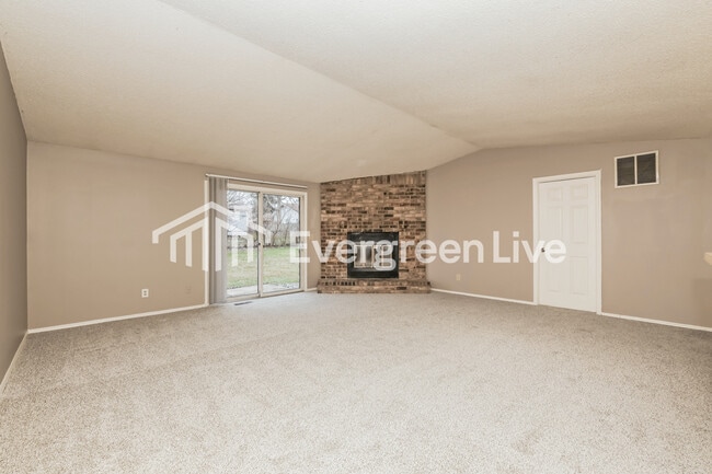 Building Photo - 4735 Stonehedge St