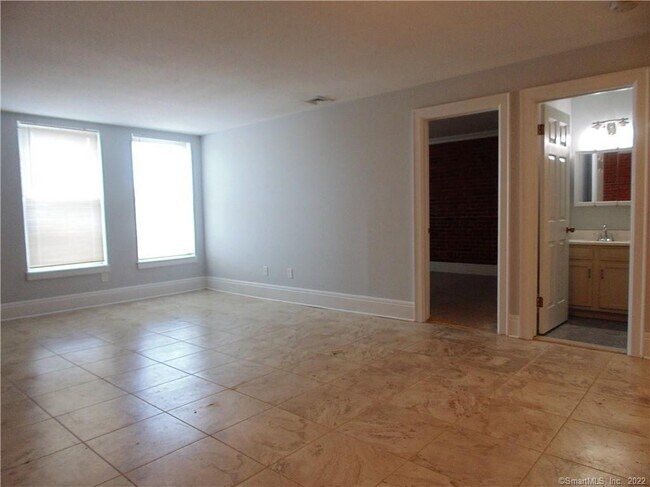 Foto del edificio - 494 Howe Ave