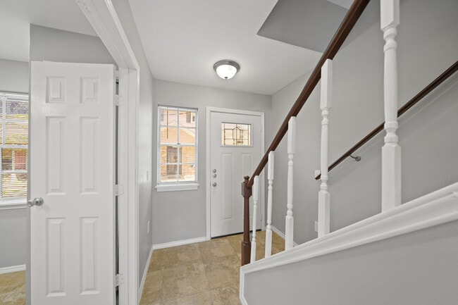 Foto del edificio - 13447 Castilian Dr