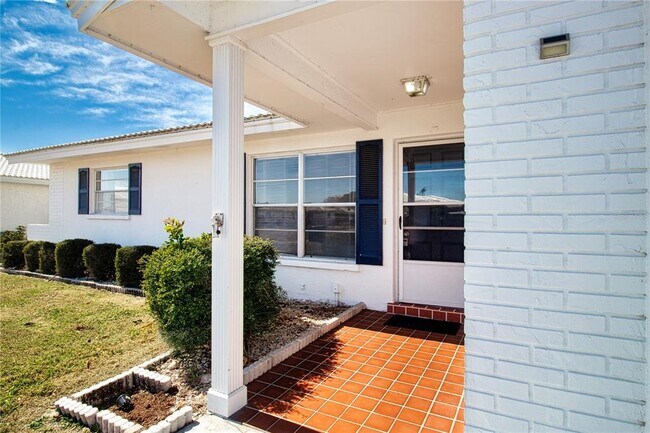 Building Photo - 802 Buttonwood Dr