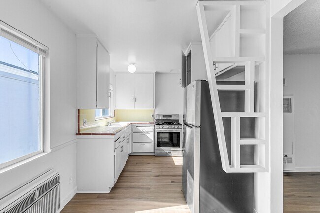 Building Photo - 6120 Radford Ave