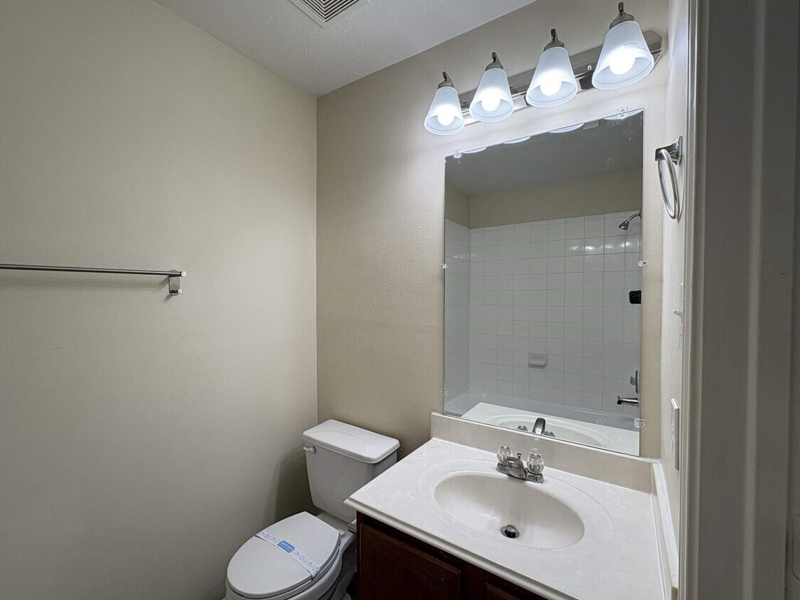 Foto del edificio - 6337 Mountain Pines Ln