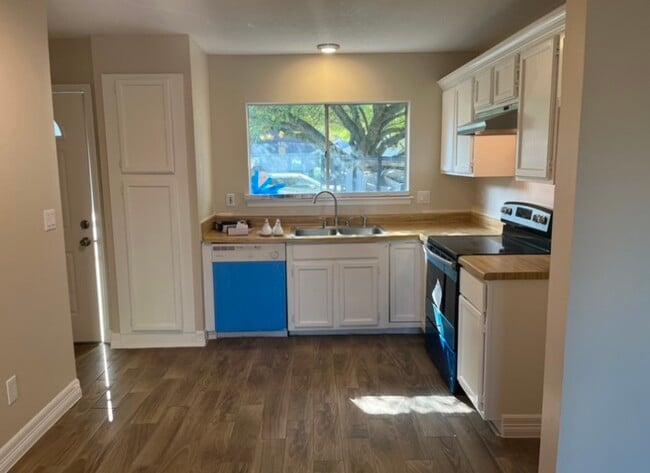 Building Photo - 18018 Santolina Ln