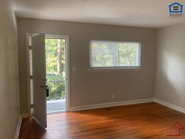 Foto del edificio - 304 Tunnel Blvd