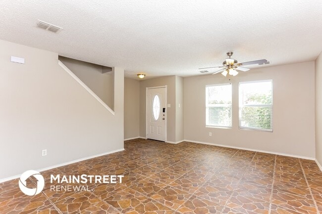 Building Photo - 3011 Clemente Dr