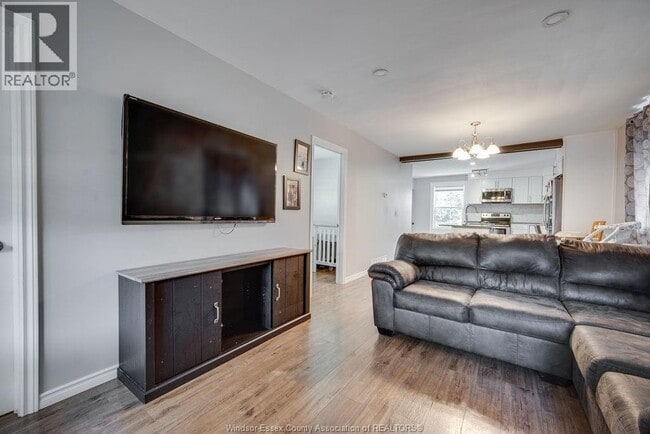 Photo du bâtiment - 1154 Gladstone Ave