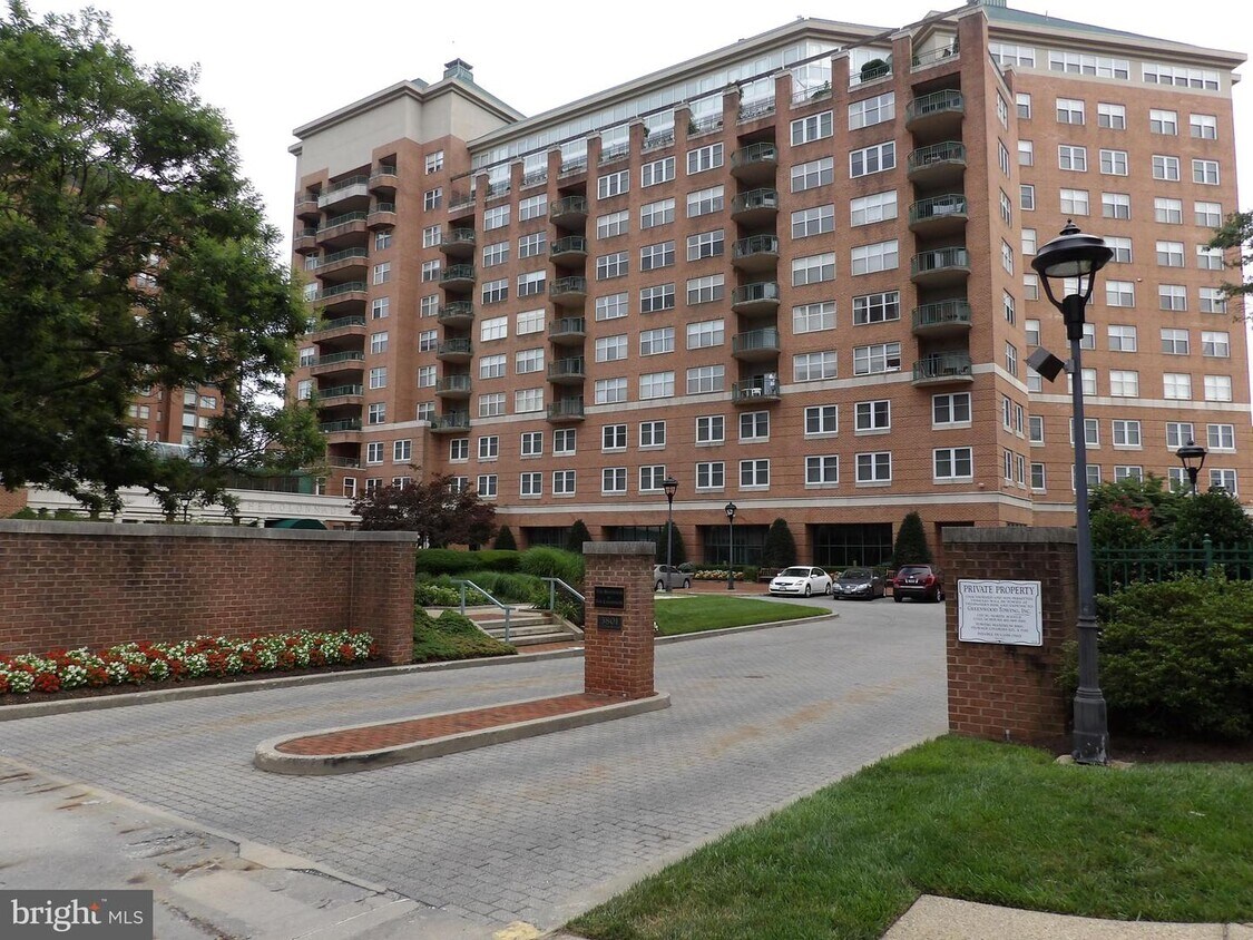 Foto del edificio - 3801 Canterbury Rd