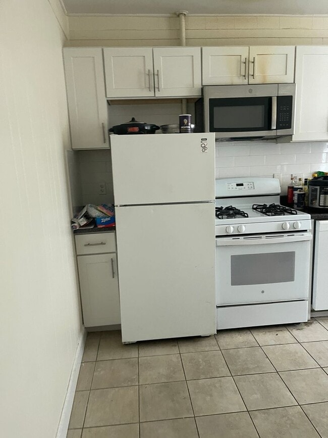Foto del edificio - 3 Bed split with Heat and Hot water Inc FR...