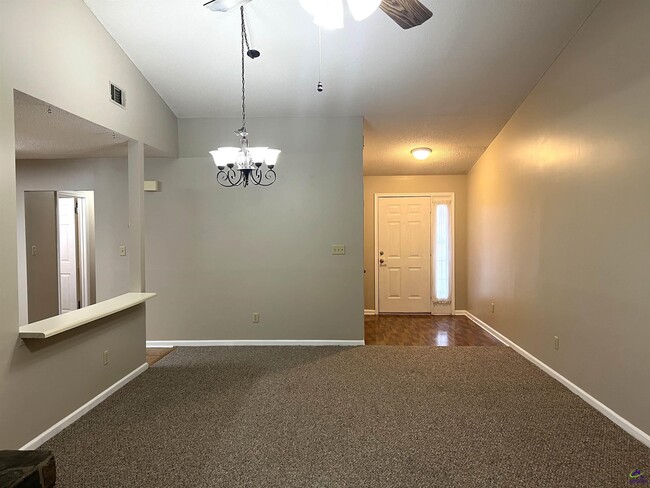 Building Photo - 215 Johns Ct