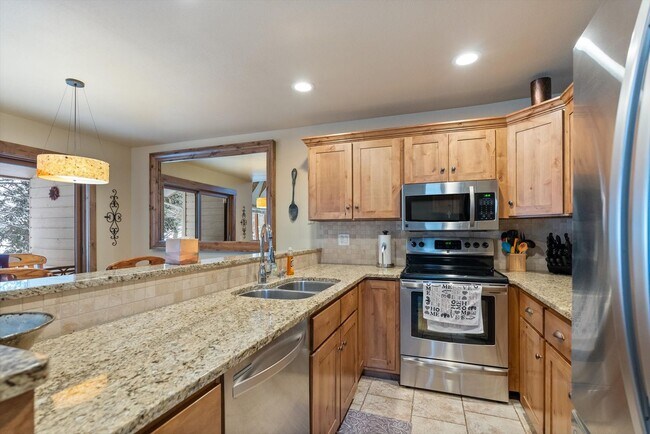 Foto del edificio - Charming Fully-Furnished Condo for Rent in Columbia Falls, MT – Located in Meadow Lake Golf Cours...