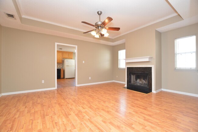 Foto del edificio - 1339 Edgewood Dr