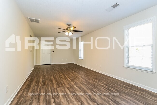 Building Photo - 632 Zellwood Dr