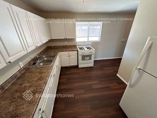 Foto del edificio - 2928 W San Juan Ave