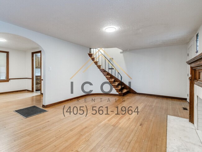 Building Photo - 216 NW 36th St