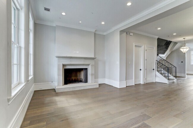 Foto del edificio - 65 Crain Sq Blvd