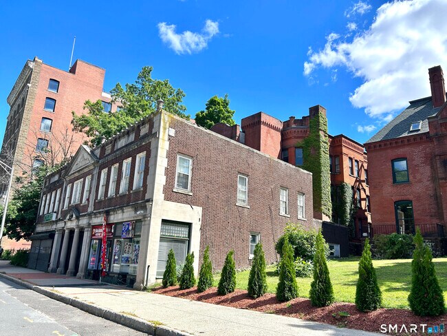 Foto del edificio - 135 W Main St