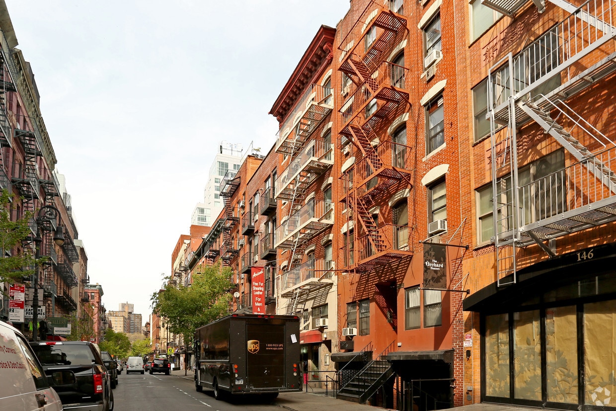 Primary Photo - 150 Orchard St
