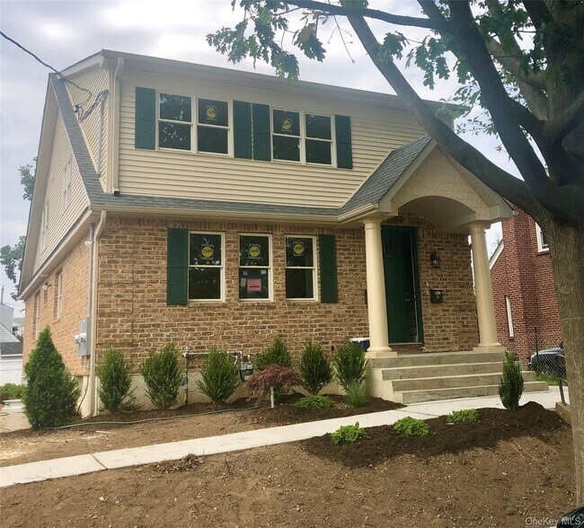 Building Photo - 60 Arlington St