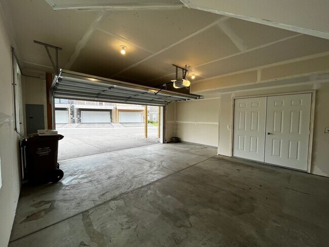 Foto del edificio - 5228 Hampton St NE