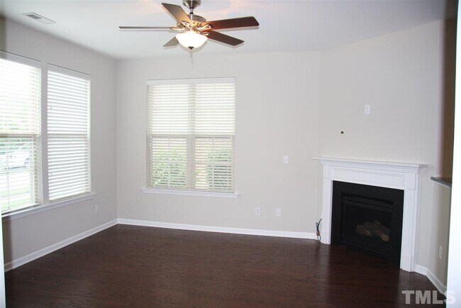 Building Photo - 1536 Alemany St