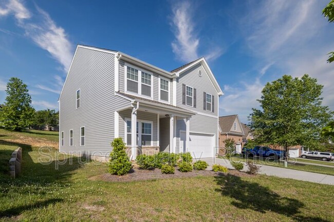 Building Photo - 411 Quicksilver Rd
