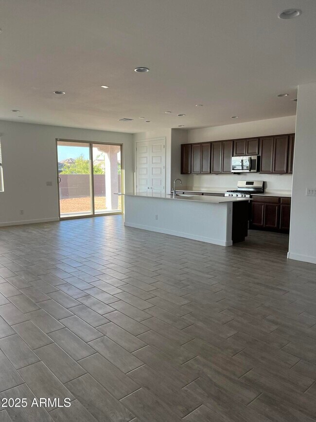 Foto del edificio - 9426 W Sells Dr
